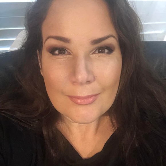 Meet your Posher, Louise - Picture 1 of 1